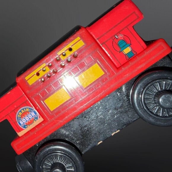 Thomas & Friends Wooden Railway Music Caboose Musical Train Plays Theme Song A30 - Picture 7 of 8